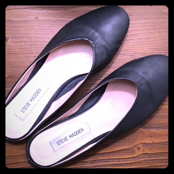 Steve Madden Shoes - Steve Madden black mules